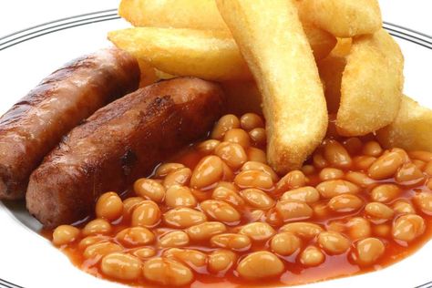 12 Poor People Meals We Will Eat No Matter How Rich We Get Poor People Meals, Beans And Weenies, Sausage And Chips, Poor People Food, Noodles Images, Indulgent Food, Buttered Noodles, Cottage Pie, People Food