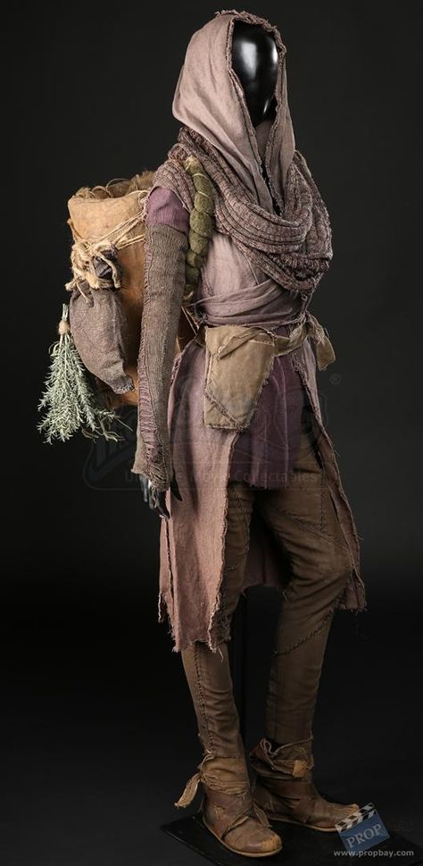 Fantasy Rags Outfit, Ragged Fantasy Clothing, Scavenger Outfit Post Apocalyptic, Tattered Fantasy Clothing, Travelers Outfit Dnd, Dystopian Fantasy Outfit, Fantasy Clothing Traveller, Baggy Fantasy Clothes, Scavenger Aesthetic Outfit