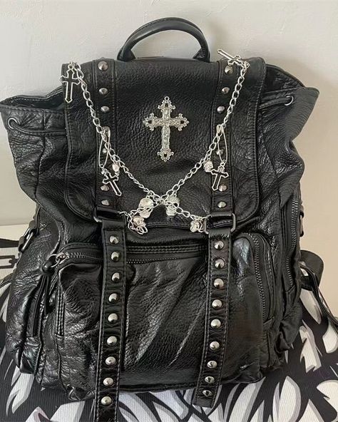 Goth Y2k Black Punk Rivet Backpack Embrace edgy style with our Goth Y2k Black Punk Rivet Backpack. Featuring bold rivet details and a sleek black design, this backpack is perfect for any punk-inspired outfit. Available now at gothickawaii.com with worldwide shipping! 💜 Shop Link: gothickawaii.com 💜 Item Link: https://gothickawaii.com/products/Goth-Y2k-Black-Punk-Rivet-Backpack-p573288265 Gothic Backpacks, Skeleton Fashion, Pinterest Pretty, Gothic Kawaii, Goth Y2k, Y2k Girls, Aesthetic Backpack, Backpacks For Women, Black Punks