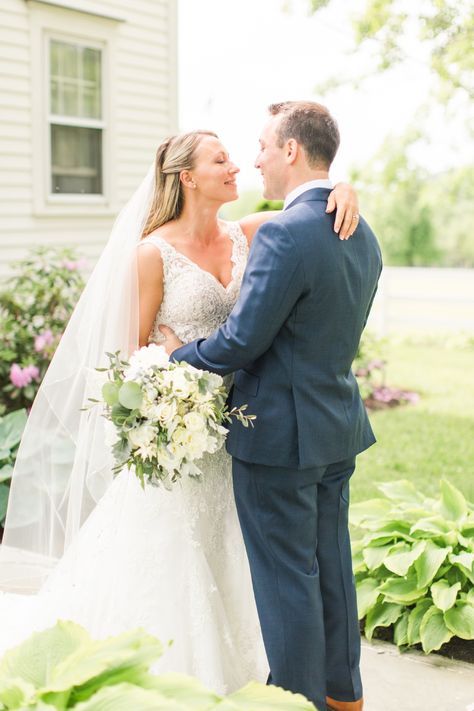 Classic Spring Wedding in June at Candlelight Farms Inn in New Milford, Connecticut. Get more inspiration from this navy, white, and green traditional ceremony and reception. | Shaina Lee Photography #candlelightfarmsinnwedding #weddingphotography #connecticutweddings New Milford Connecticut, Classic Spring Wedding, Wedding In June, Milford Connecticut, Tall Grasses, Ny Wedding Venues, Branding Wedding, Inn Wedding, England Wedding