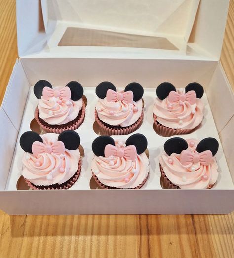 buttercream cupcakes, cupcakes buttercream cupcake ideas, cupcake decorating ideas,  birthday cupcakes, creative cupcakes, bouquet cupcakes, floral cupcakes, cupcakes, cupcakes for birthday Diy Minnie Mouse Cupcakes, Minnie Mouse Cupcakes Ideas, Minnie Mouse Birthday Cupcakes, Minnie Mouse Cupcake Ideas, 1st Birthday Girl Cupcakes, Disney Cupcakes Ideas, Cupcakes For Birthday, Cupcakes Rosa, Cupcakes Bouquet