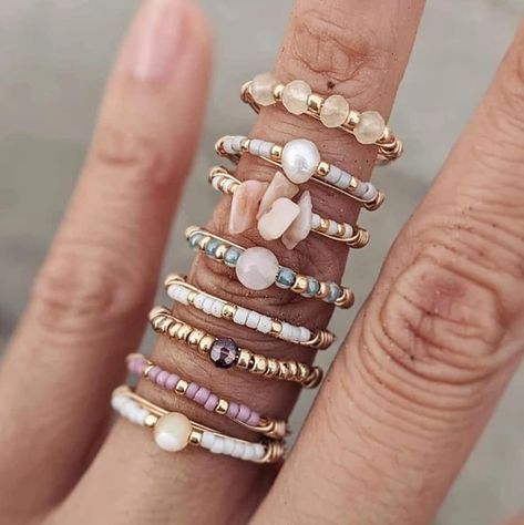 Dainty Gemstone and beaded rings stacked high on a ring finger. Gemstone Bead Bracelet, Gemstone Rings Aesthetic, Diy Beads Ring, Gemstone Bracelets Diy, Beaded Rings Ideas, Bead Rings Diy, Beaded Rings Aesthetic, Home Made Rings, Bead Ring Ideas