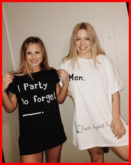 Genius Halloween Costumes, Halloween Costumes For College Students, Hottest Halloween Costumes, Halloween Costumes For College, Costume Duo, Bff Funny, College Halloween Costume Ideas, College Halloween Costume, Popular Halloween Costumes