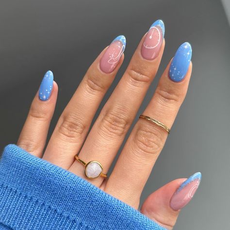 Cinderella Aesthetic Nails, Disney Blue Nails, Cinderella Acrylic Nails, Cinderella Nails Designs Disney, Disney Cinderella Nails, Cinderella Theme Nails, Cinderella Themed Nails, Disney Nails Blue, Blue Disney Nails