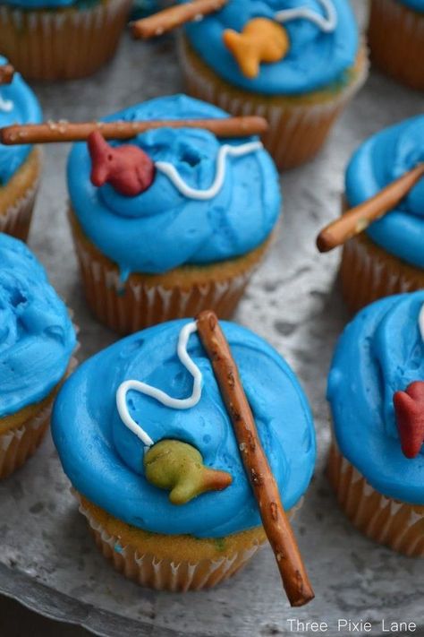 Fishing Cupcakes, Best Cupcake, Fun Cupcake Recipes, Fishing Birthday Party, Swedish Fish, Fishing Party, Fishing Birthday, Kid Food, Cupcake Ideas