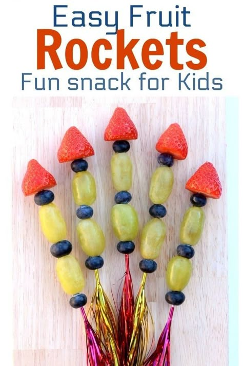 Easy Fruit Rockets recipe - Fun snack for kids that is perfect for New Years Eve parties and Bonfire Night   #EatsAmazing #bonfirenight #newyearseve #fireworks #funfood #easyrecipe #kidsfood #partyfood #foodart #rocket #fruit Fruit Rockets, Rocket Recipes, Science Snack, Space Snacks, New Year's Snacks, Party Snacks Easy, Fest Mad, Snack For Kids, Space Food