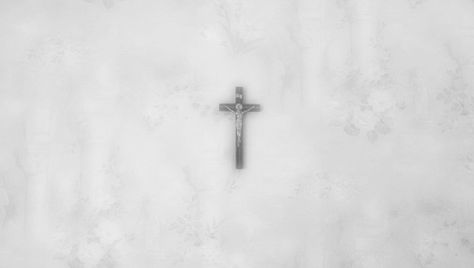 Religion Aesthetic Dark, Religious Aesthetic Dark, Cross Pfp, God's Daughter, Wallpaper Pfp, Profile Picture Images, Church Aesthetic, Discord Profile, Cross Rosary