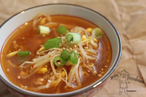 Soybean Soup, Bean Sprout Soup, Korean Soup Recipes, Spicy Vegetable Soup, Sprout Soup, Korean Meals, Soup With Beef, Bean Sprout Recipes, Korean Vegetables