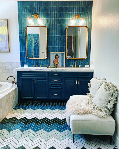 Moorish Tiles Bathroom, Bathroom Ideas Marocan Tiles, Blue Moroccan Tiles Bathroom, Blue Moroccan Bathroom, Moroccan Tiles Bathroom, Moroccan Tile Bathroom, Moroccan Inspired Bathroom, Portugal House, Blue Moroccan Tile