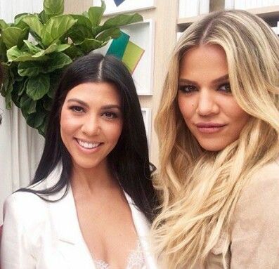 Kourtney And Khloe, Kardashian Sisters, Kardashian Style, Kourtney Kardashian, Khloe Kardashian, Long Hair Styles, Hair Styles, Hair, Beauty