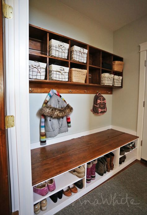 Living Room Storage Bench, Crate Shelves Diy, Kitchen Storage Bench, Diy Bank, Wall Cubbies, Diy Shoe Storage, Diy Storage Bench, Room Storage Diy, Entryway Shoe Storage