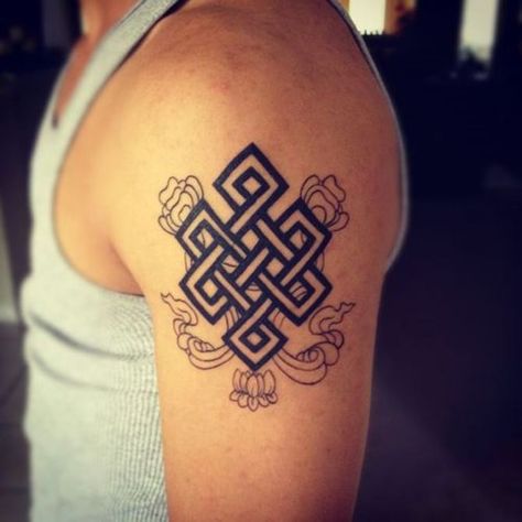 27 Never Ending Knot Tattoo Feng Shui Tattoo, Endless Knot Tattoo, Thigh Band Tattoo, Tibetan Tattoo, Delicate Flower Tattoo, Tato Suku, Tato Paha, Hip Tattoo Small, Lucky Tattoo