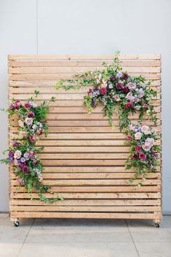 Easter Photo Booth, Easter Photo Backdrop, Colony House, Pallet Backdrop, Easter Backdrops, Wood Backdrop, Easter Photos, Living Essentials, Floral Backdrop