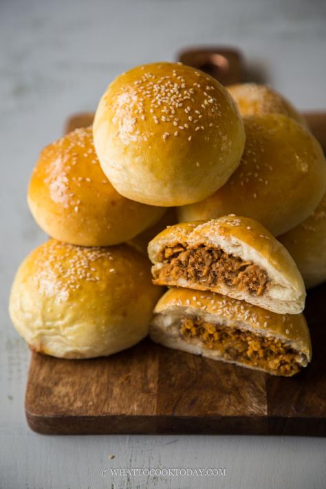 Filled Buns Savory, Savory Buns, Bread Pit, Japanese Baking, Filled Buns, Spicy Bread, Asian Buns, Stuffed Buns, Milk Buns