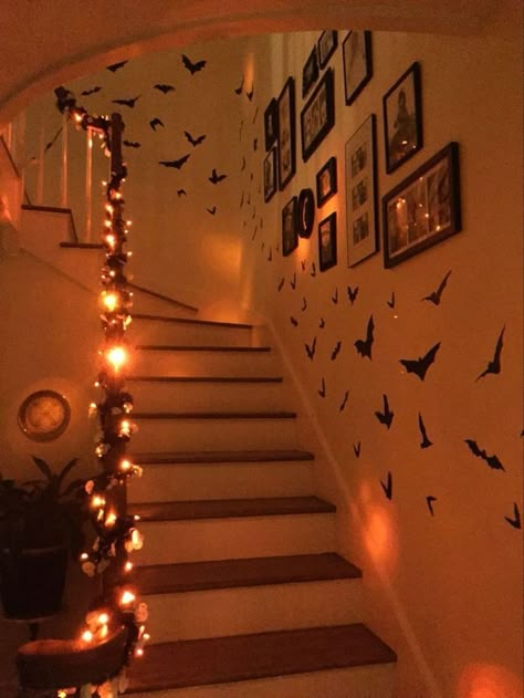 Halloween House Astethic, Aesthetic Halloween Decorations Diy, Decorate Apartment For Fall, Halloween Aesthetic House Decor, Stairwell Halloween Decor, Tacky Halloween Decorations, Halloween Decorations Small House, Diy Halloween House Decor, Diy Black Halloween Decor