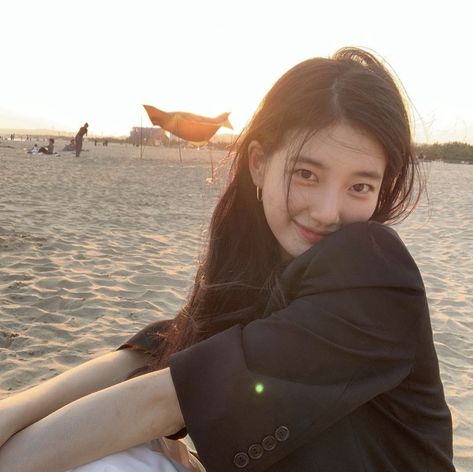 Suzy Instagram, Pretty Smile, Bae Suzy, Korean Actresses, Actor Model, Korean Actress, Girl Icons, استوديو الصور, Pretty Face