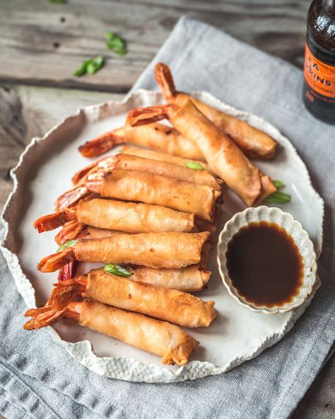 Spring Rolls Recipe Shrimp, Easy Spring Rolls, Shrimp Spring Rolls, Shrimp Rolls, Spring Roll Recipe, Holiday Appetizer, Spring Roll, Crunchy Snack, Salad Recipes For Dinner