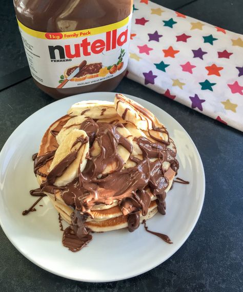 Pancakes With Nuttela, Nutella Aesthetic, Soft Fluffy Pancakes, Nutella Stuffed Pancakes, Nutella Food, Nutella And Banana, Pancakes Nutella, Stuffed Pancakes, Nutella Pancakes