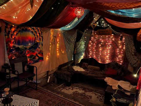 Boho Bedroom Basement, Witchy Bedroom Aesthetic Cozy, Witchy Bedroom Aesthetic Bohemian, Witchy Home Aesthetic Bedroom, Trip Cave Room, Witchy Attic Bedroom, Home Decor Witchy, Whimsi Goth Room, Boho Attic Bedroom