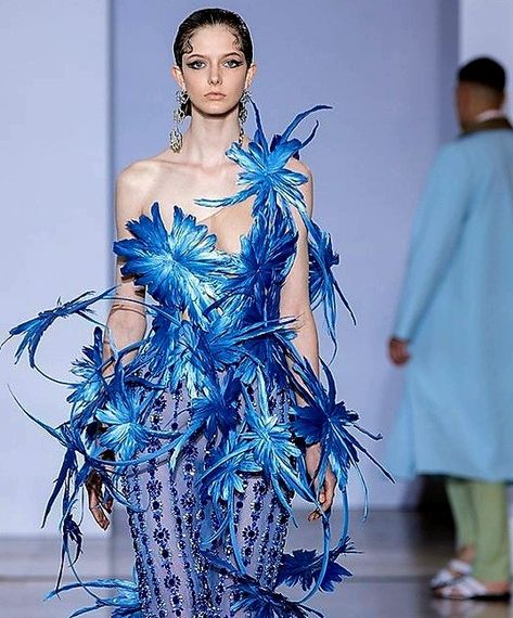 #fashionrunway #vogue #aesthetic #natureinfashion #floralfashion #modelling #gigihadid #thehungergames #model #highendfashion #flower #blueflowerdress #coverart #designer #modelpose #makeup #fashionweek #outfitinspiration #inspo #paris #fashion #blue #floral #art #fashionart Flower Fashion Design, Blue Floral Art, Vogue Aesthetic, Jae Suk, White Runway, White And Blue Flowers, Dress Idea, Body Adornment, Blue Ivy