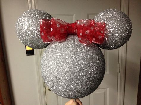 My Disney Tree Topper.  Sharing my version since I made mine different from the ones already on Pinterest :) Enjoy! Minnie Mouse Tree Topper, Disney Christmas Tree Topper, Disney Tree Topper, Christmas Tree Topper Ideas, Tree Topper Ideas, Disney Christmas Crafts, Disney Tree, Mickey Mouse Christmas Tree, Disney Xmas