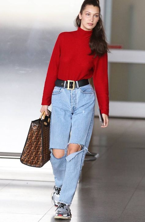 How To Wear Jeans, Seasons Winter, Bella Hadid Outfits, Aesthetic Dress, Bella Hadid Style, Green Corduroy, Look Retro, Mode Jeans, Hadid Style