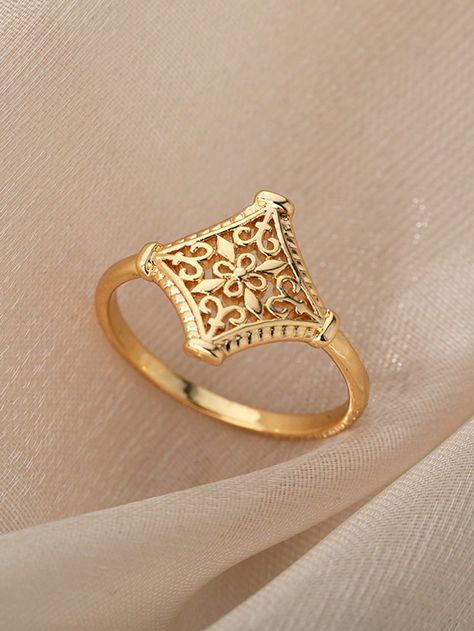 Ring Aesthetic Wedding, Wedding Couple Rings, Rhombus Ring, Ring Aesthetic, Pave Setting Ring, Flower Rings, Aesthetic Wedding, Gold Color Ring, Gold Rings Fashion