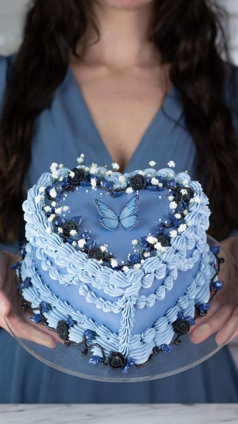 Corpse Bride 🎂 A vintage heart cake inspired by the Corpse Bride, one of my favorite Tim Burton films! I don’t know if I’ve ever used… | Instagram Corpse Bride Cake Wedding, Blue Flower Cake Ideas, Corpse Bride Cake Ideas, Pretty Heart Cakes, Corpse Bride Party Food, Corpse Bride Birthday Party Decorations, Corpse Bride Cupcakes, Corpse Bride Food Ideas, Corpse Bride Inspired Wedding