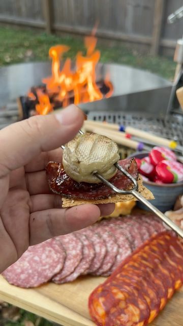 Charcuterie Smores Board, Campfire Charcuterie Board, Savory Smores Campfire, Brie Smores, Savory Smores Board, Savory Smores Cheese, Savoury Smores, Cheese Smores, Fire Pit Food Ideas