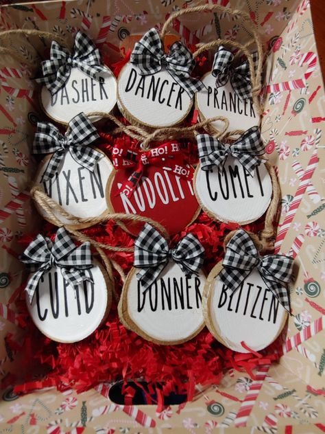 Reindeer Name Ornaments, Rae Dunn Ornaments Diy, Diy Rae Dunn Ornaments, Wood Reindeer Ornaments, Diy Reindeer Ornaments, Fair Setup, Christmas Reindeers, Wood Reindeer, Christmas Booth