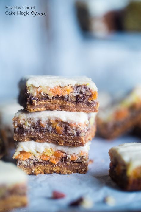 Carrot Cake Paleo Magic Cookie Bars - These easy paleo and vegan magic cookie bars taste like the carrot cake except in gluten, grain and dairy free form - complete with frosting! A healthy dessert for Easter! | Foodfaithfitness.com Healing Autoimmune, Thanksgiving Desert, Paleo Easter, Dessert For Easter, Vegan Bars, Carrot Cake Bars, Paleo Mom, Magic Cookie Bars, Carrot Cake Cookies