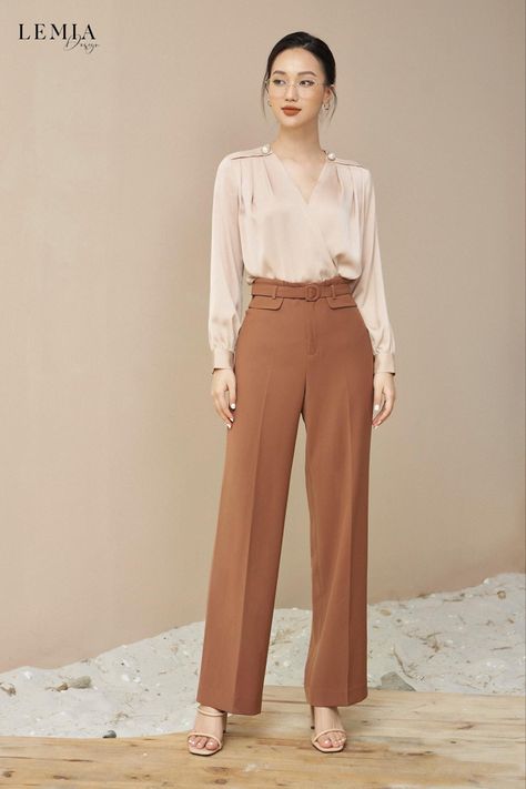 Slacks Formal Women, Formal Pants Women Classy, Tops For Wedding Guest, Formal Pants Outfit, Formal Shirt Design, Office Wear Outfit, Formal Pants Women, Smart Casual Women Outfits, Outfits Gorditas