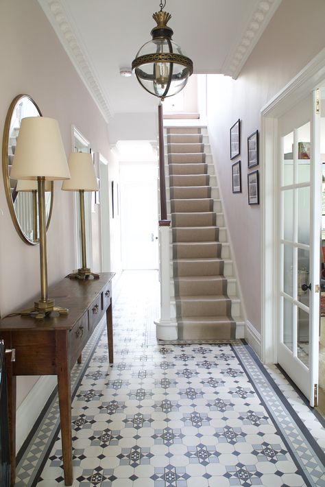 Victorian Terrace Hallway, Victorian Terrace Interior, Hallway Tiles Floor, Hall Tiles, Victorian House Interiors, Victorian Hallway, Modern Hallway Ideas, Hall Flooring, Victorian Floor