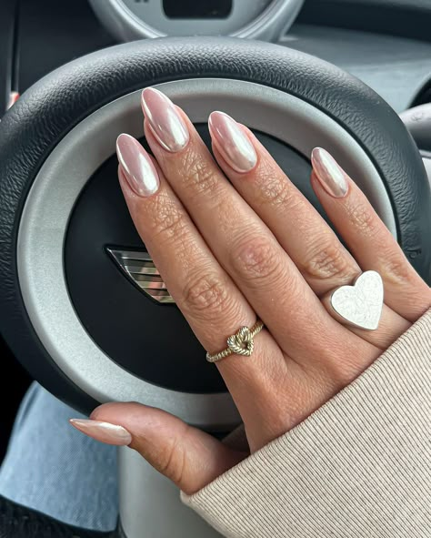 20 Summer 2023 Nail Colors to Inspire You Nails 2023 Trends Summer Chrome, Chrome Nails 2023 Trends, Rose Pink Chrome Nails, Rose Pearl Nails, Bride Nails 2023, Rose Gold Wedding Nails For Bride, Summer Bridal Nails, Summer 2023 Nail Color Trends, Chrome Nail Color Ideas