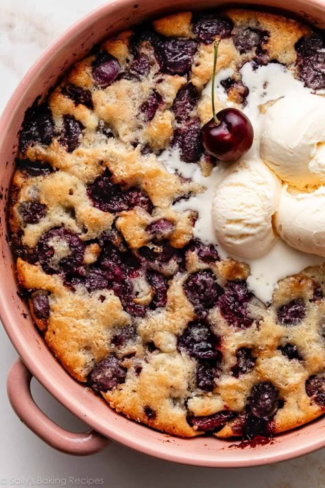 Easy Cherry Cobbler Apple Cobbler Topping, Easy Cherry Cobbler, Cherry Recipes Dessert, Cherry Cobbler Recipe, Apple Cobbler Recipe, Homemade Cherry Pies, Cobbler Easy, Sally's Baking, Fruit Cobbler