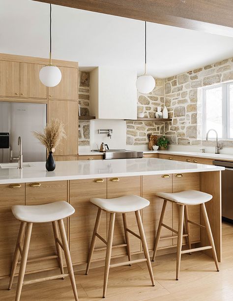 House & Home - A Quebec Kitchen Gets A Scandi Farmhouse-style Reboot Tudor Renovation, Kitchen Scandinavian Style, Scandi Farmhouse, Scandinavian Kitchens, Scandi Kitchen, Scandinavian Farmhouse, Nordic House, Nordic Kitchen, Scandinavian Interior Design