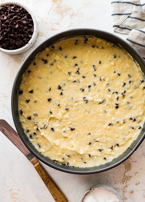 Chocolate Chip Ricotta Cake Recipe- Enjoy this delicious dessert with coffee or tea. The ricotta adds a rich, moist texture, while the mini chocolate Italian Ricotta Cake, Ricotta Cheese Recipes Dessert, Chocolate Ricotta Cake, Ricotta Recipes Dessert, Ricotta Cake Recipes, Ricotta Cheese Recipes, Cake Recipe Easy, Ricotta Cookies, Ricotta Recipes