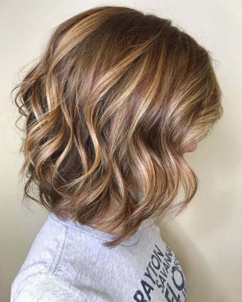 Milk Chocolate Lob with Honey Highlights Brown Hair With Highlights And Lowlights, Shoulder Length Layered Hair, Golden Blonde Highlights, Medium Layered Haircuts, Vlasové Trendy, Modern Haircuts, Brown Hair With Blonde Highlights, Hair Color Light Brown, Lob Haircut