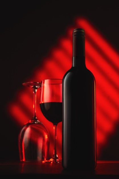 Wine Bottle Aesthetic Dark, Red Wine Bottle Aesthetic, Red Wine Photography, Wine Bootle, Vino Art, Wine Bottle Images, Wine Glass And Bottle, Wine Background, Wine Bottle Photography