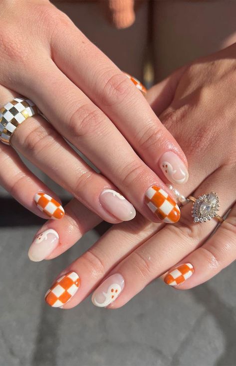 Fun Oval Nails, Checkered Halloween Nails, Halloween Nails 2022, Fab Mood, Mood Wedding, Coffin Halloween, Halloween Nail Ideas, Checkered Nails, Themes Wedding