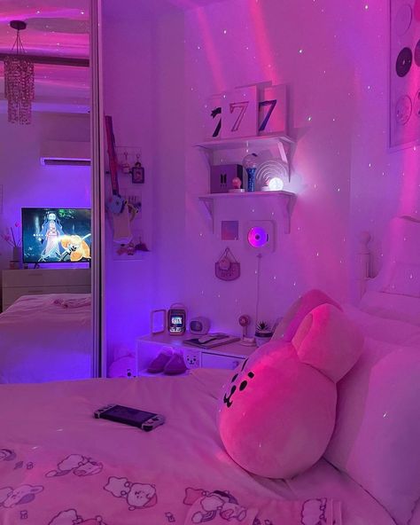 Army Decor Room, Army Room Ideas, Bt21 Bedroom, Army Bts Room Ideas, Bts Bedroom Ideas, K Pop Bedroom Ideas, Bts Army Room Decor, Bts Room Decor Aesthetic, Bts Room Aesthetic