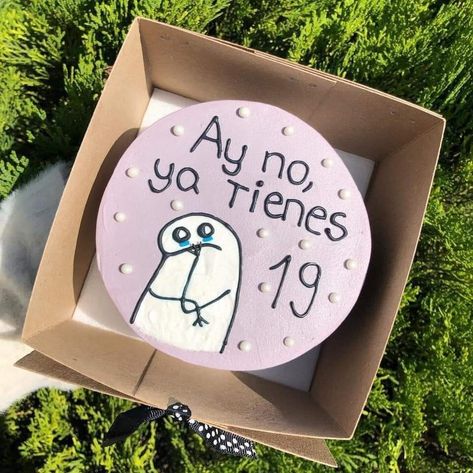 Update To 19 Cake, Cake Memes Funny, Deformitos Cake Cumpleaños, Meme Birthday Cake Funny, Pastelitos Aesthetic, Tortas Astetics, Deformitos Cake, Meme Cakes Birthday, 19 Cake Birthday