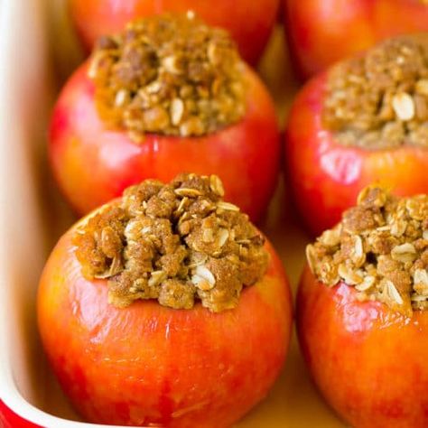 Baked Apples Recipes With Apples, Baked Apples Recipe, Stuffed Apples, Best Apples For Baking, Pear Salad Recipes, Baked Apple Recipes, Warm Desserts, Fried Apples, Individual Desserts