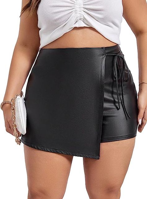 Short Pollera Outfit, Petite Body Types, Short Pollera, Wrap Skort, Looks Country, Wrap Shorts, Flowing Maxi Dress, Glamorous Evening Gowns, Black Casual