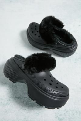 Fluffy Crocs, Clog Outfit, Lined Crocs, Platform Crocs, Crocs Black, Black Platform, Latest Styles, Scrubs, Clogs