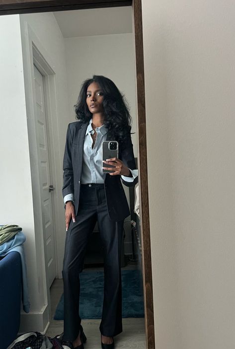 Laurenb on X: "started my internship today! https://t.co/Ufl6Nh8kiT" / X Job Interview Outfit For Women Casual, Court Outfit, Internship Outfit, Modest Girly Outfits, Job Interview Outfit, Women Lawyer, Business Professional Outfits, Lawyer Fashion, Lawyer Outfit