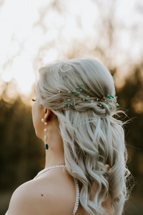 Wedding Hair With Turquoise, Turquoise Wedding Hair Piece, Western Wedding Hair With Turquoise, Turquoise Hair Accessories, Western Wedding Accessories, Western Bride Jewelry, Turquoise Wedding Jewelry Brides, Western Wedding Jewelry Brides, Turquoise Bridal Jewelry