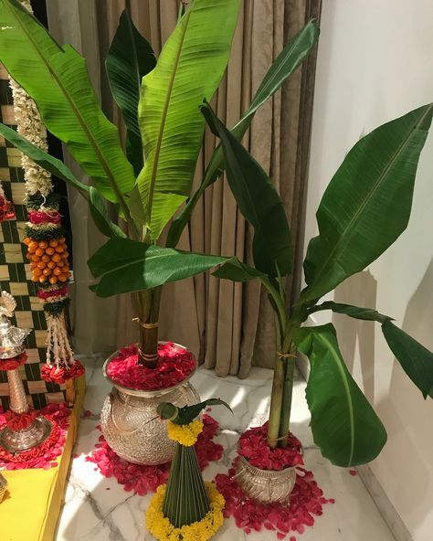 Lakshmi Puja Decoration At Home, Ugadi Decorations At Home, Puja Decoration At Home, Puja Decoration Ideas, Gauri Decoration, Puja Decoration, Puja Decor, Home Flower Decor, Pooja Decor