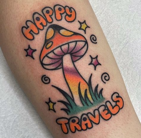 Mushroom Tattoo Ideas, Peace Tattoos, Mushroom Tattoo, Hippie Tattoo, Traditional Tattoo Flowers, Optical Illusion Tattoo, Country Tattoos, Rainbow Tattoos, Tattoo Old School