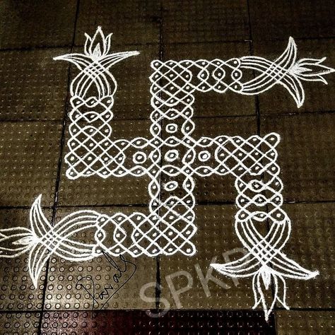 Swastik kolam in 2022 | Rangoli border designs, Rangoli designs, Beautiful rangoli designs Rangoli Designs Beautiful, பொங்கல் கோலம், Dhanurmasam Muggulu, Melika Muggulu, Ayurveda Books, Designs Rangoli, Indian Rangoli Designs, Dot Kolam, Border Rangoli